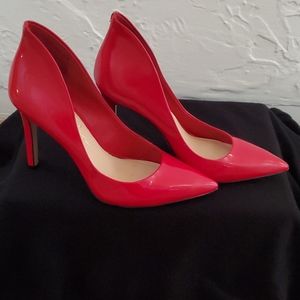 Jessica Simpson, size 8, red heels